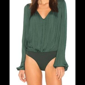 💥Fire sale💥FREE PEOPLE  GREEN BODYSUIT XS
